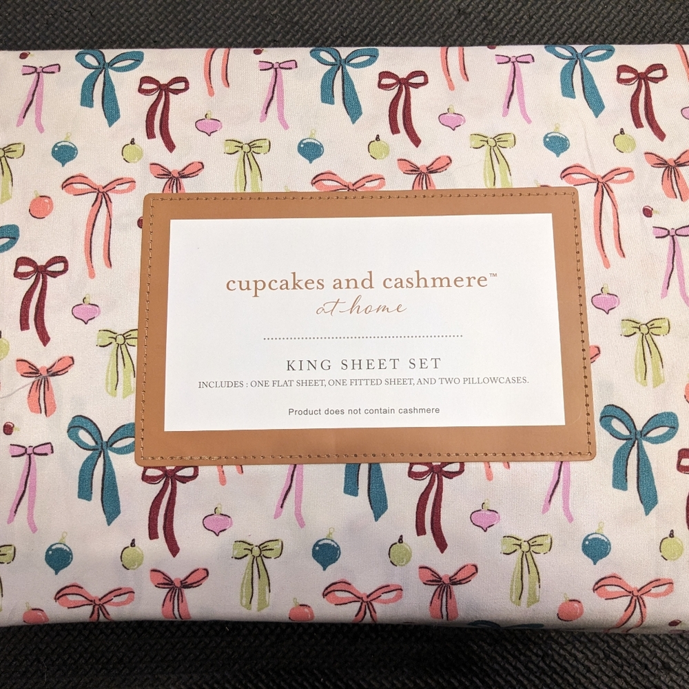 Cupcakes and Cashmere Christmas King Sheet Set Ribbons Bows Ornament